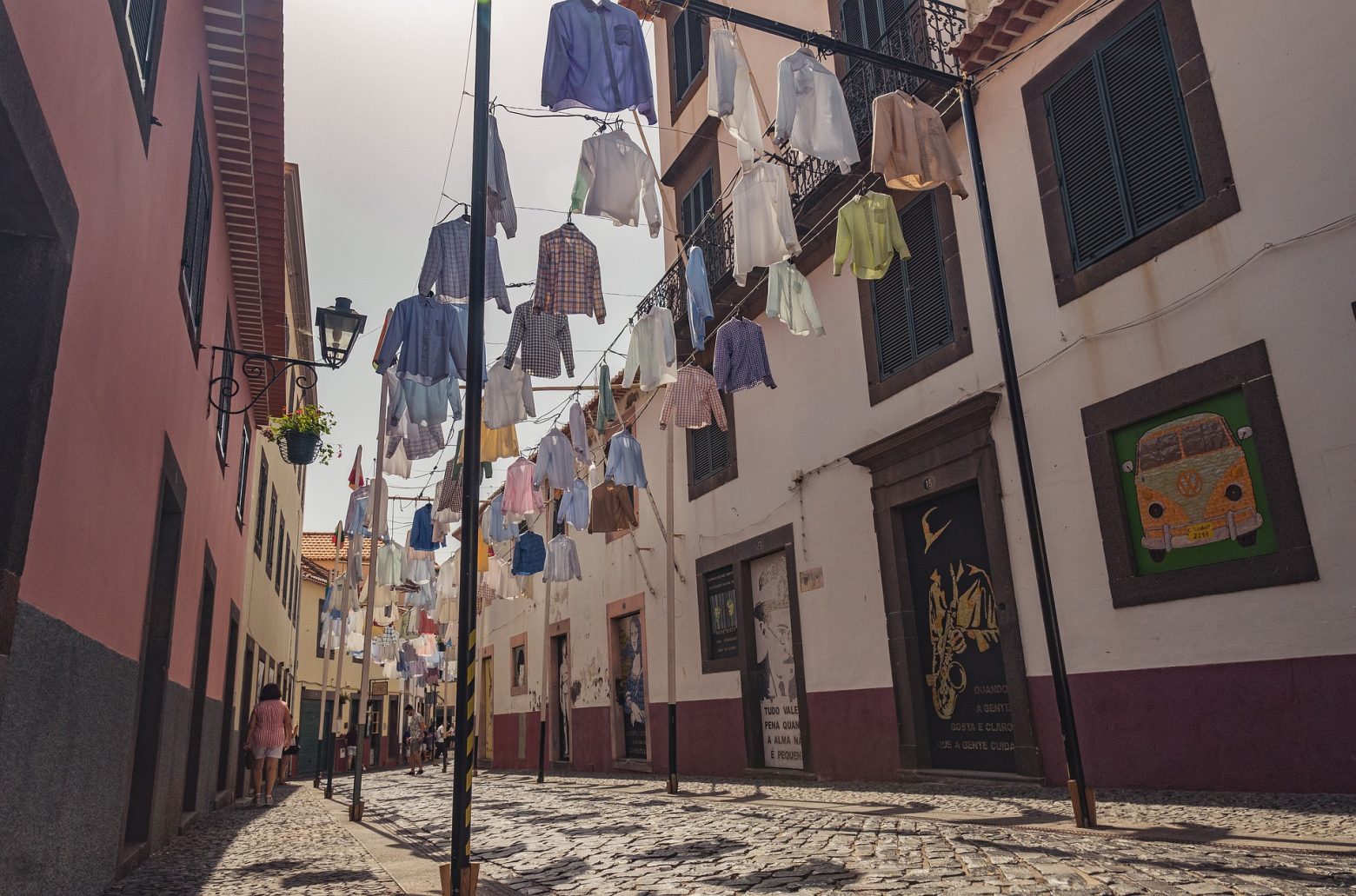 Πορτογαλία: Βρετανοί τουρίστες επιστρέφουν εσπευσμένα στη χώρα τους για να γλιτώσουν την καραντίνα