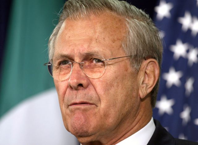Πέθανε ο Ντόναλντ Ράμσφελντ, υπουργός άμυνας επί Τζορτζ Μπους