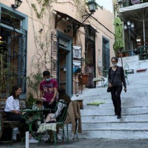 LSE Study: Greece Dominated by ‘Cafe Economy’
