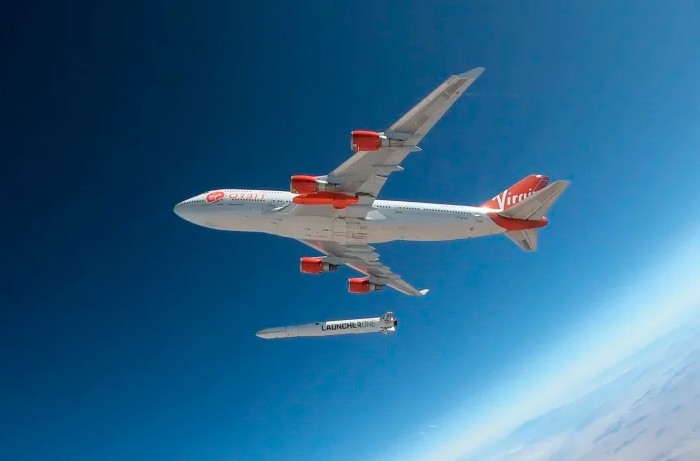 Virgin Orbit: Επτά δορυφόροι εκτοξεύτηκαν ταυτόχρονα από Boeing 747