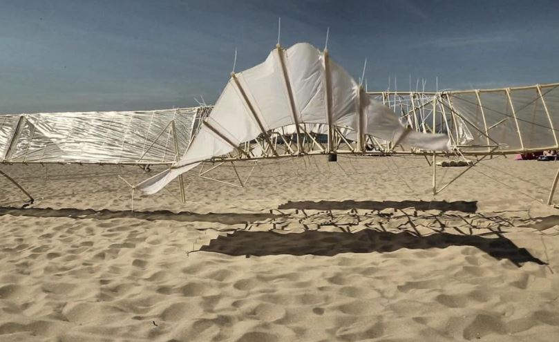 Τα εντυπωσιακά «Θηρία της Άμμου» του Theo Jansen