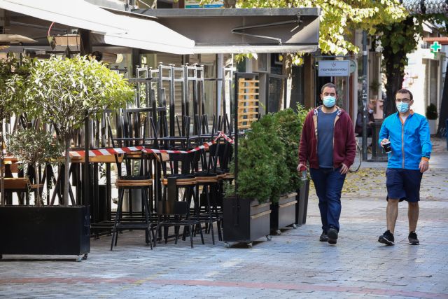 Restaurant owners’ group in Greece up in arms over stricter measures, heftier fines for pandemic violations