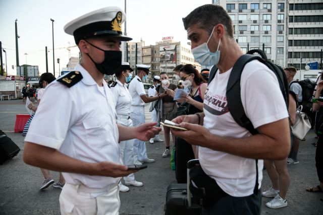 Πλακιωτάκης: 2.500 άτομα έμειναν εκτός πλοίων το τριήμερο