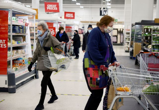 Αγγλία: Ελλείψεις στα σουπερμάρκετ λόγω καραντίνας
