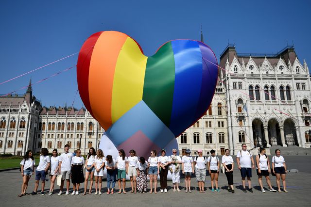 Ευρωκοινοβούλιο: Ζητά νομικά μέτρα κατά της Ουγγαρίας για το νέο αντί-ΛΟΑΤΚΙ νόμο