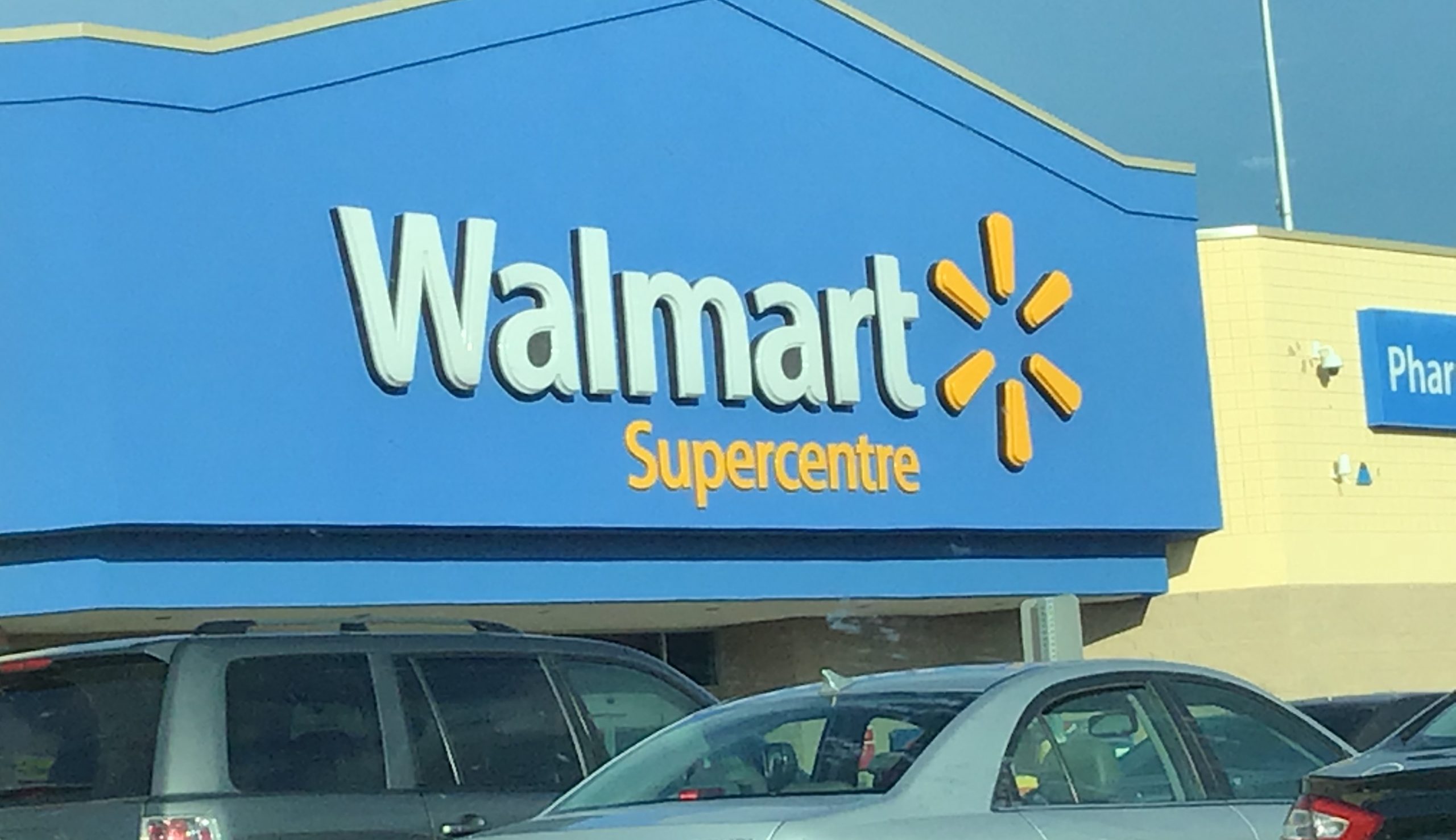 Walmart: Κράσαρε η μετοχή της αλυσίδας – Η μεγαλύτερη πτώση από το 1987