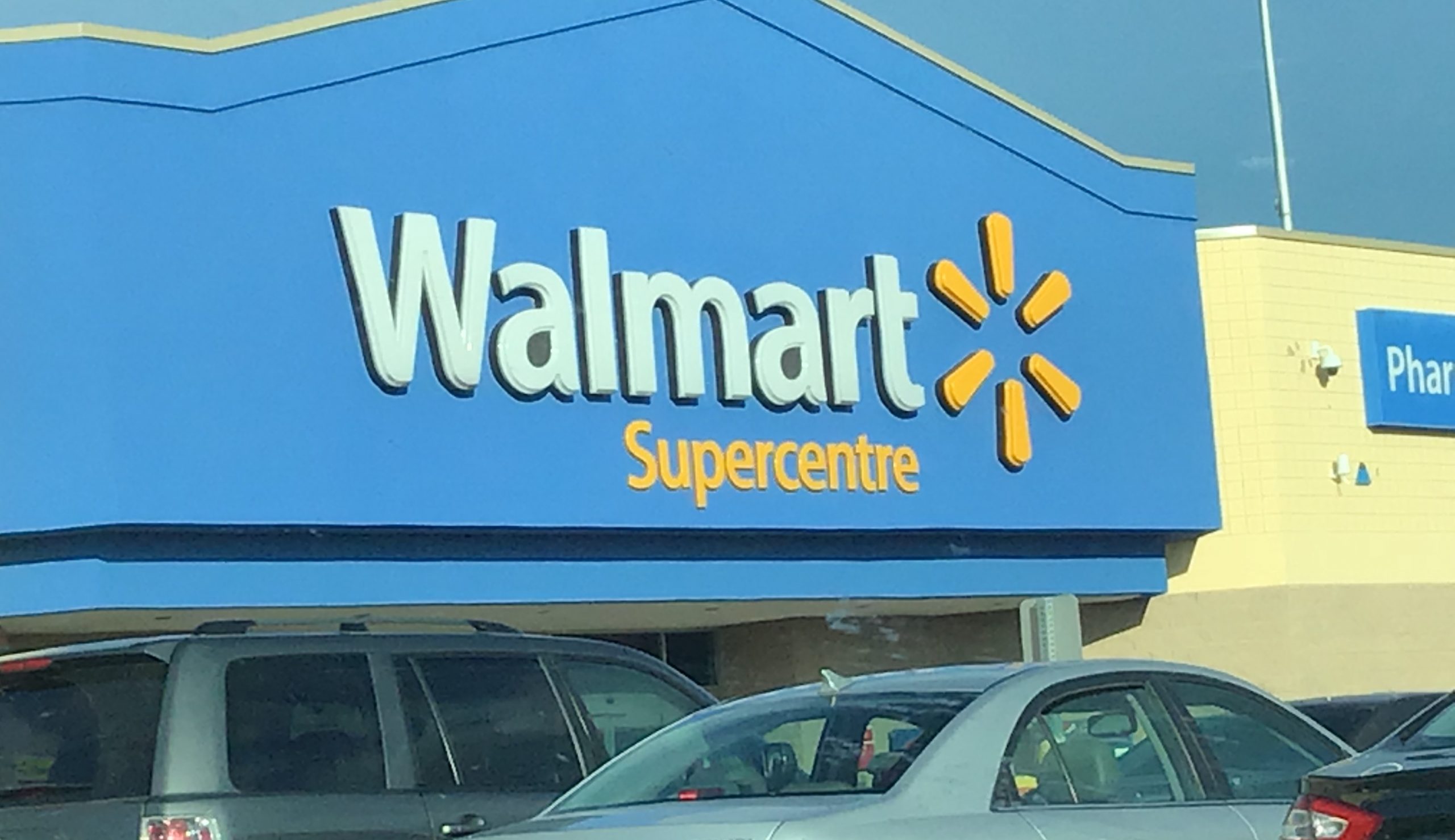 Walmart: Σχεδιάζει να επεκτείνει το δίκτυο φόρτισης ηλεκτρικών οχημάτων σε χιλιάδες καταστήματα