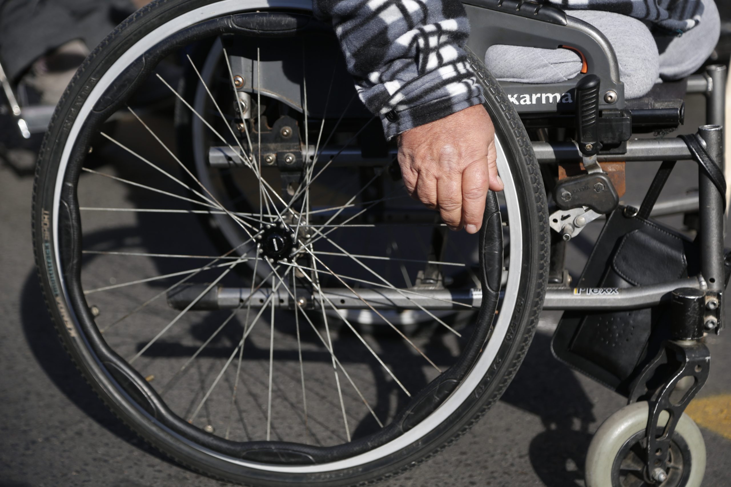 Συντάξεις και παροχές αναπηρίας: Παρατείνονται έως και Σεπτέμβριο