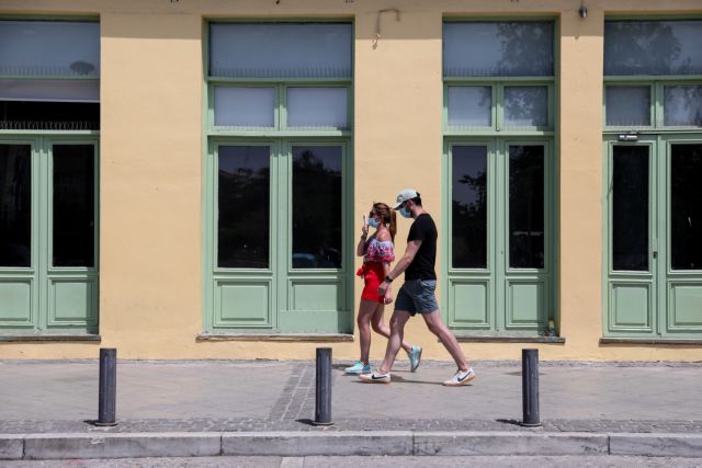 Πανδημία: Ανησυχία λόγω μετάλλαξης Δέλτα, ανεμβολίαστων και χαλάρωσης στα νησιά