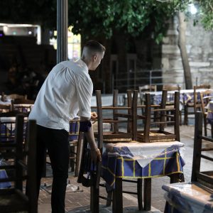 Φιλοδωρήματα… και ψήφοι