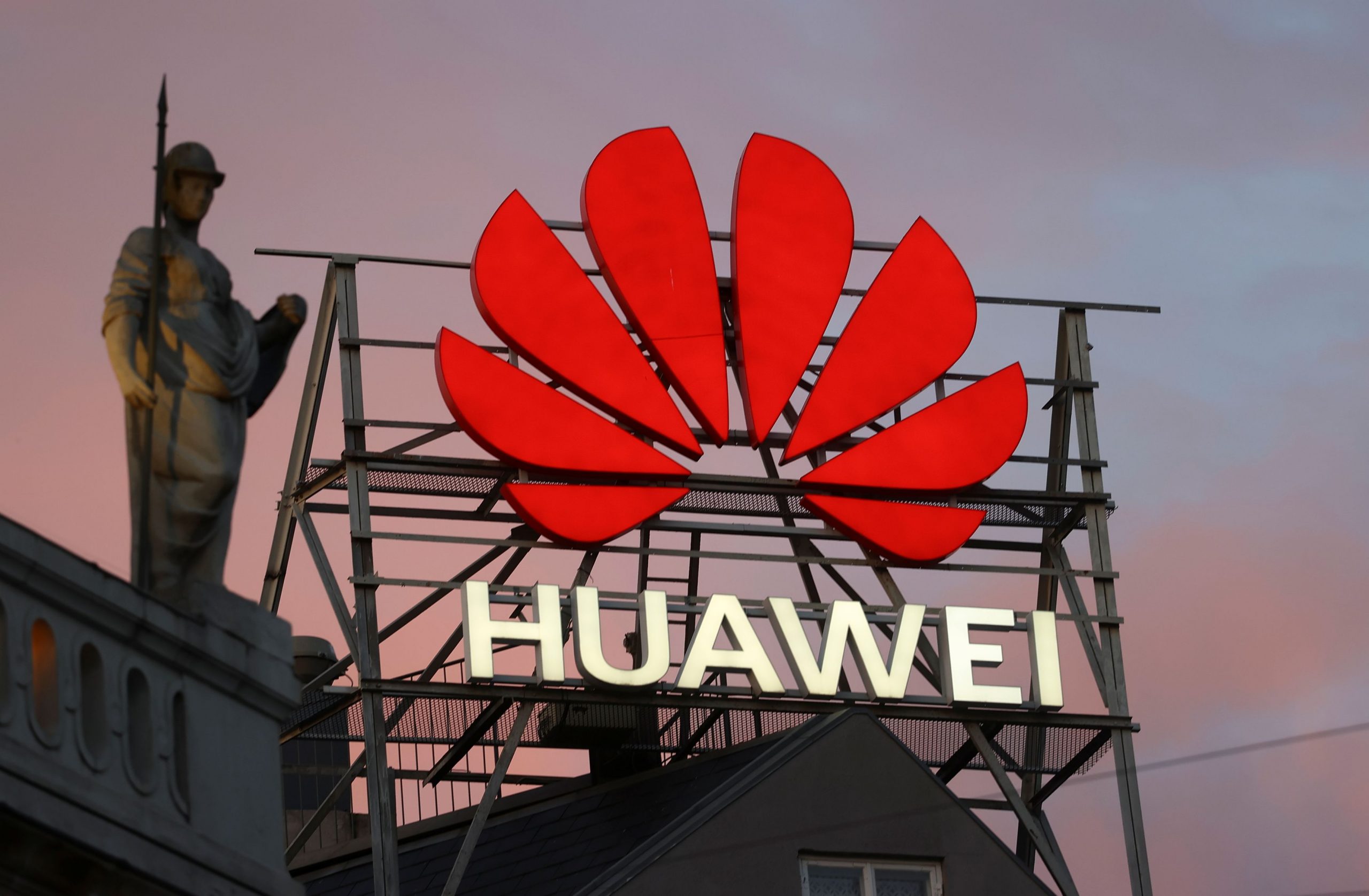 Huawei: Επένδυση στο Παρίσι για δημιουργία Κέντρου Καινοτομίας
