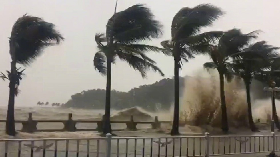 Κίνα: Ξεκίνησαν οι καταιγίδες του τυφώνα Ιν-φα