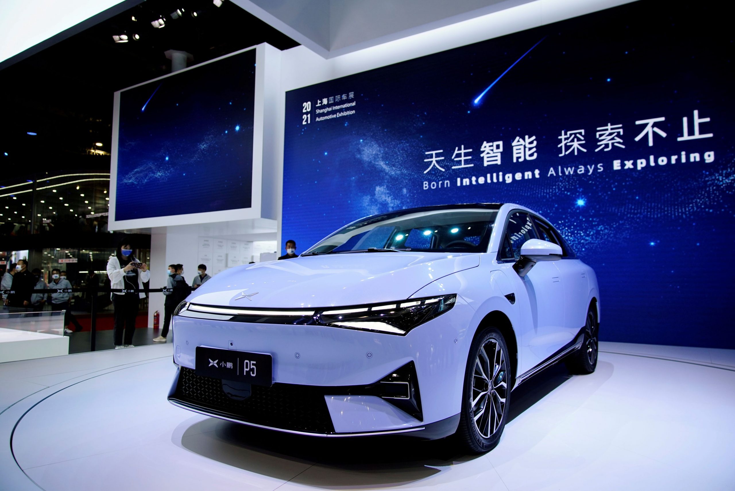 Ηλεκτρικά οχήματα: Η κινεζική Xpeng «σπάει» τις τιμές και τα… νεύρα της Tesla