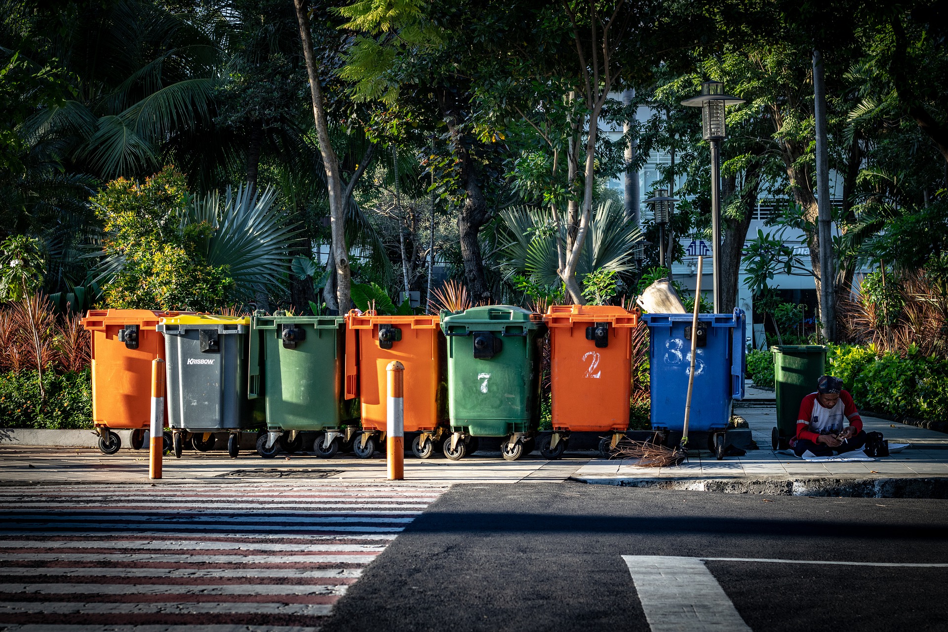 ΥΠΕΝ: Την Τρίτη στη Βουλή το νομοσχέδιο για τη διαχείριση αποβλήτων