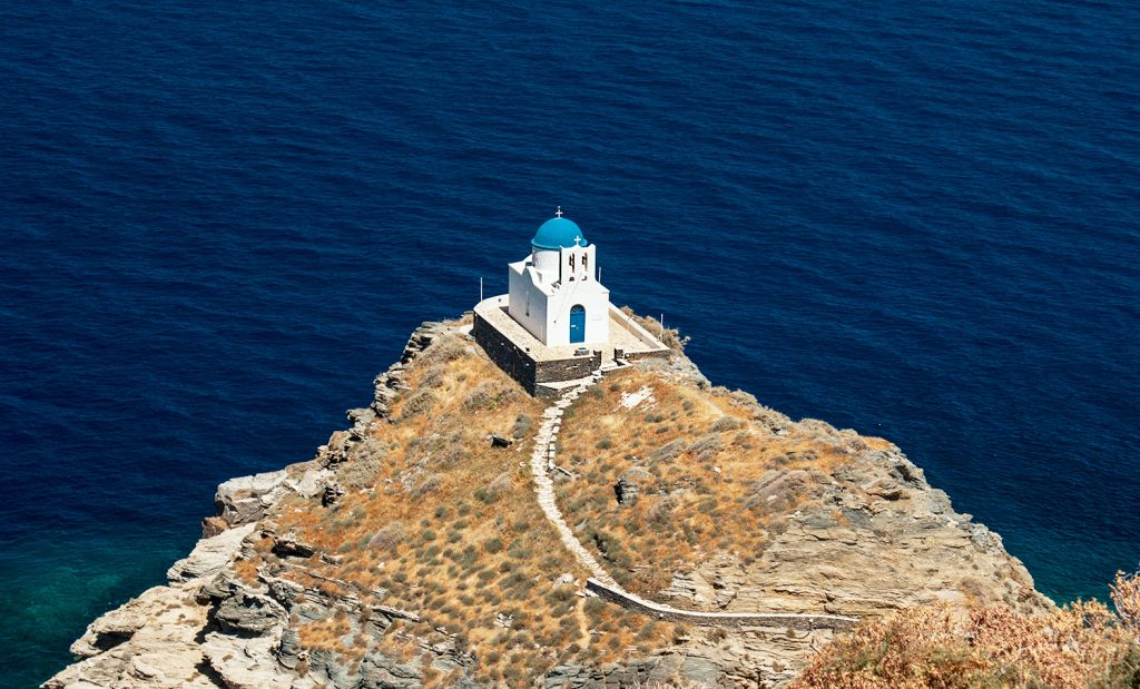 Σίφνος: Οι ομορφιές του νησιού σε ένα βίντεο