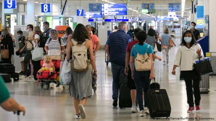 Τουρισμός: Ψαλιδίζουν τις δαπάνες για ταξίδια οι Ευρωπαίοι – Δημοφιλής προορισμός η Ελλάδα [πίνακας]