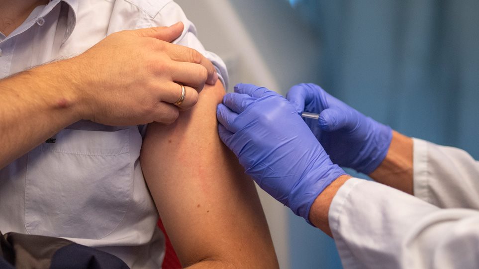 Υποχρεωτικός εμβολιασμός: Αντίστροφη μέτρηση για την εφαρμογή του μέτρου