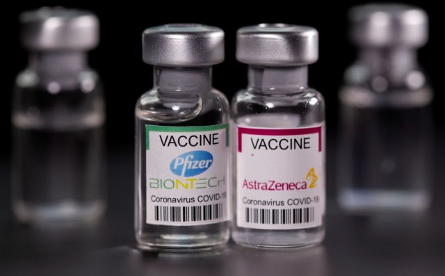 Pfizer, AstraZeneca – Πόσο έχει μειωθεί η αποτελεσματικότητα των εμβολίων τους – Νέα μελέτη