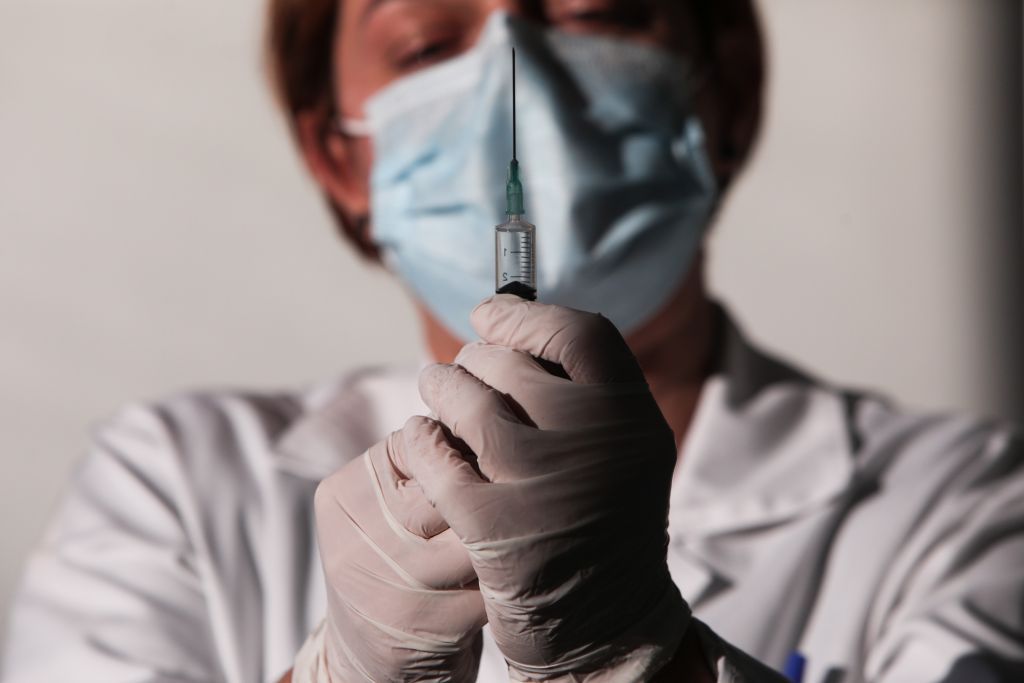 Μαγιορκίνης: Κανένας θάνατος από μετάλλαξη Δέλτα σε εμβολιασμένους κάτω των 50 στη Βρετανία