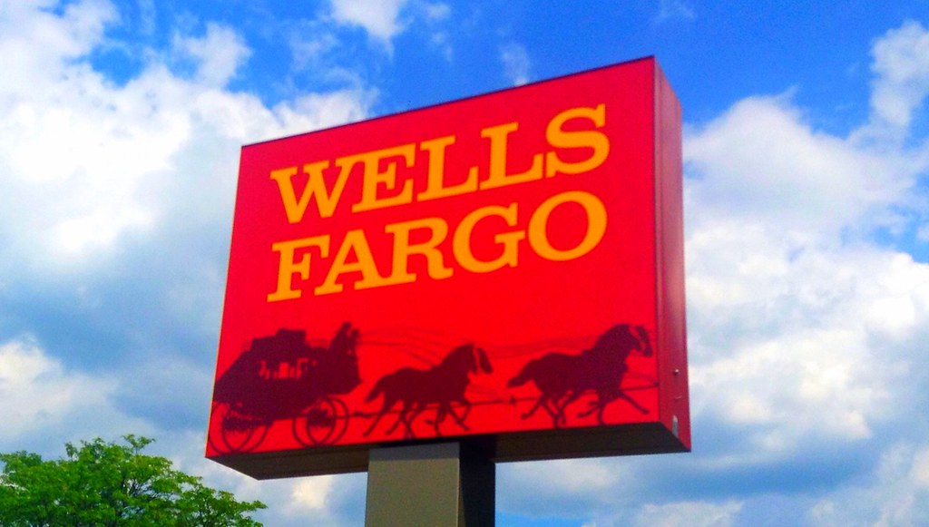 Wells Fargo: Αύξηση καθαρών κερδών κατά 30% σε σχεδόν 5 δισ. δολάρια το πρώτο τρίμηνο