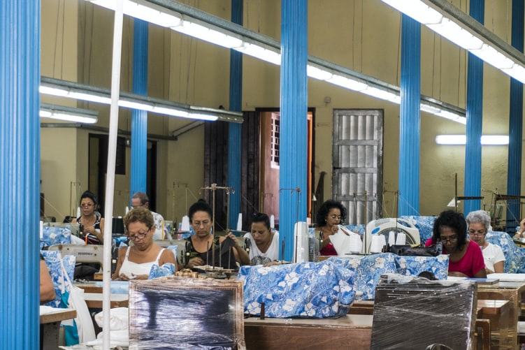 Διεθνής Οργάνωση Εργασίας: Οι γυναίκες εργαζόμενοι πλήρωσαν το μεγαλύτερο τίμημα στην πανδημία