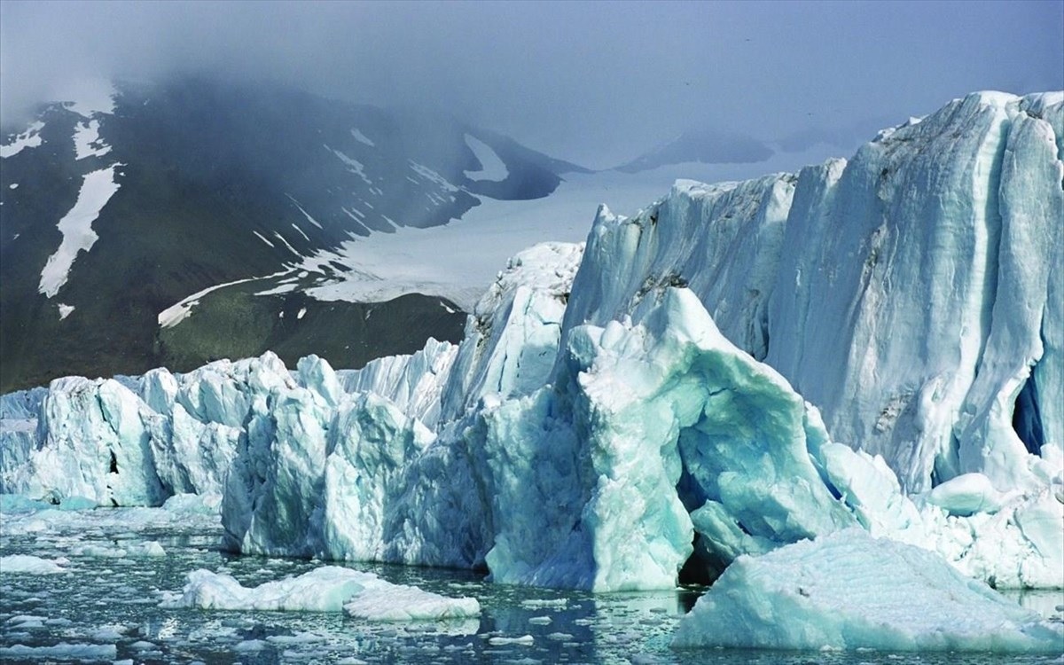 Mission to the Arctic Ocean: Research on Climate Change, Pollution and the Marine Environment