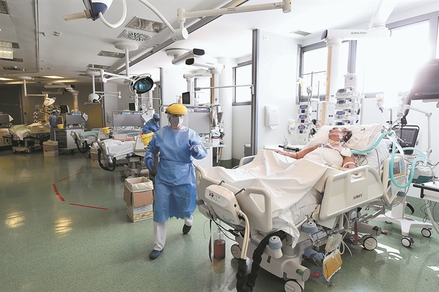 Εξαδάκτυλος – Αυξανόμενη η πίεση στα νοσοκομεία – Γιατροί επιλέγουν ποιος ασθενής θα μπει σε ΜΕΘ