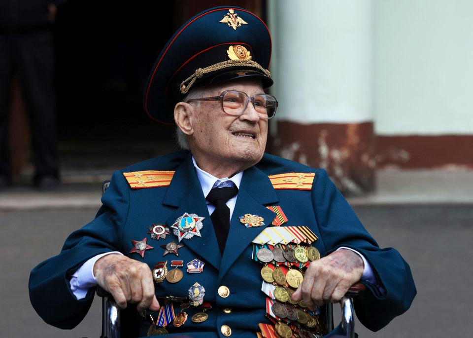 Ρωσία:  Βετεράνος του Β΄ Παγκοσμίου Πολέμου  102 ετών νίκησε τoν κορωνοϊό