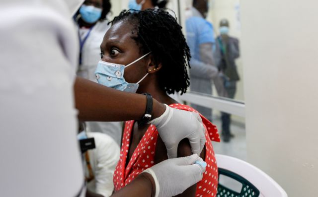 Κορωνοϊός: Μόνο το 10,04 % του παγκόσμιου πληθυσμού έχει εμβολιαστεί