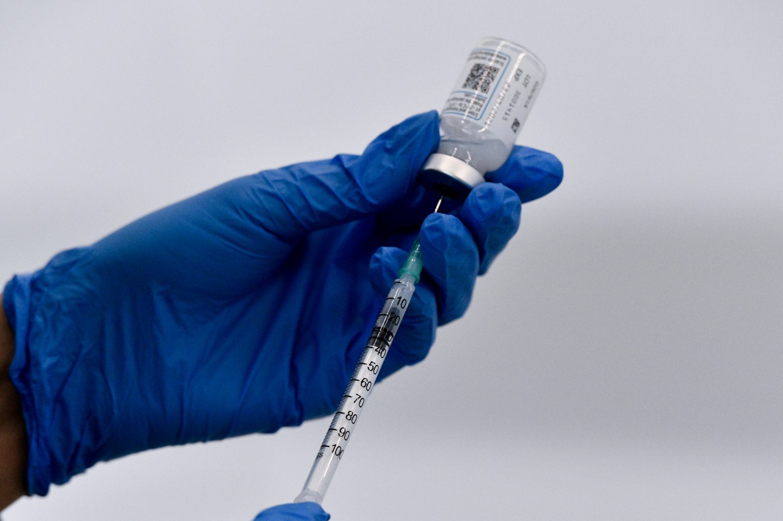 Εκστρατεία υπέρ του εμβολιασμού κατά της Covid – Μηνύματα στα κινητά 450.000 ανεμβολίαστων
