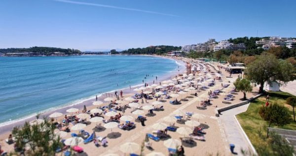 Greece – Organized beaches to open in southeast coastal Athens over next 3 days due to heat wave