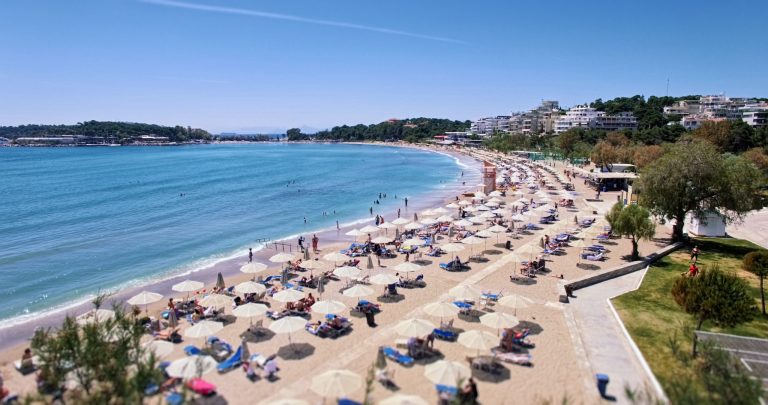 Greece – Organized beaches to open in southeast coastal Athens over next 3 days due to heat wave