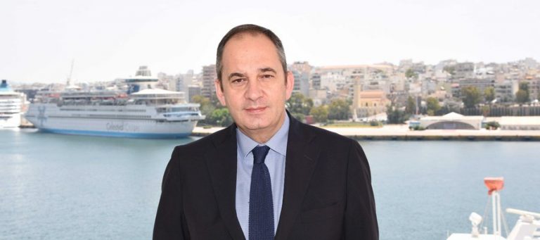 Πλακιωτάκης: Όλοι και όλες να φορούν μάσκες στους εσωτερικούς χώρους των πλοίων