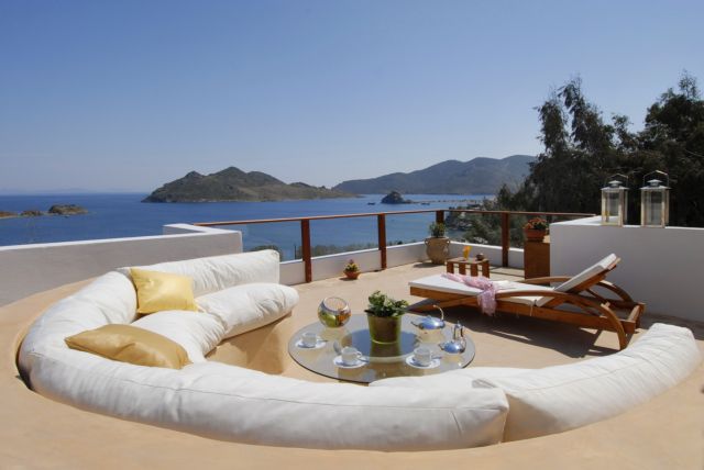Reservations in Greek luxury resorts are stronger than ever