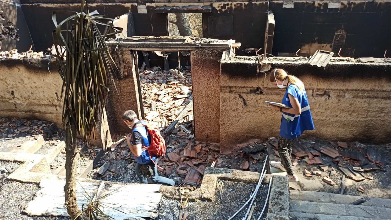 Αυτοψίες κτιρίων στις πυρόπληκτες περιοχές – Πόσα σπίτια κρίθηκαν ακατάλληλα