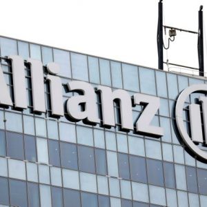 Allianz: Προειδοποιεί για πτώση 1,1% στο ΑΕΠ της Ελλάδας το 2025, εξαιτίας του καύσωνα