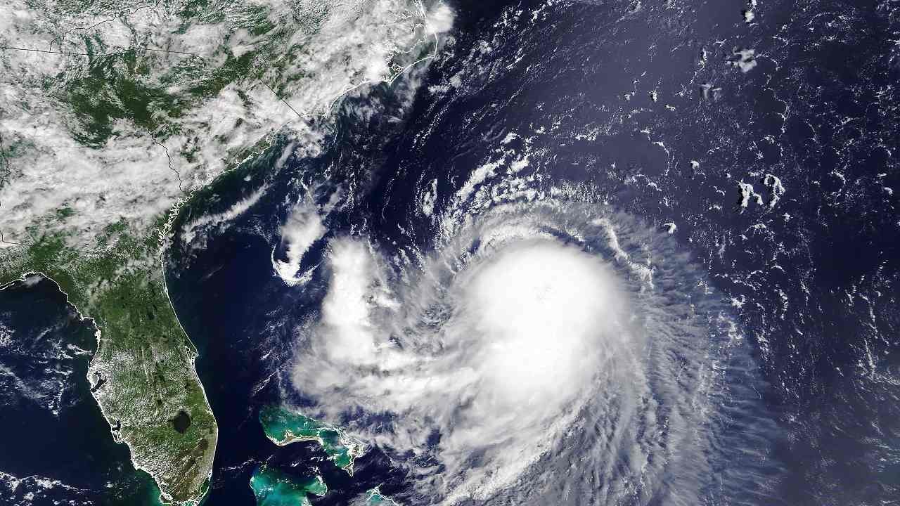 Η τροπική καταιγίδα Χένρι κατευθύνεται στην ανατολική ακτή των ΗΠΑ