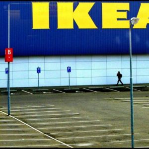 IKEA: Πού έχει στραφεί για την προμήθεια ξυλείας