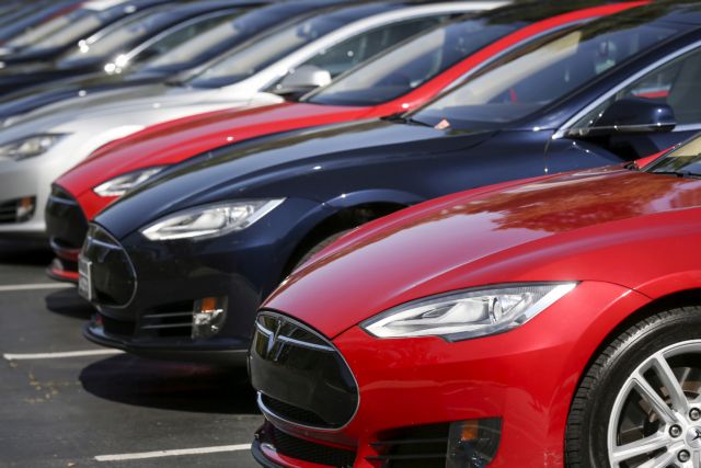Tesla – Ανάκληση σχεδόν 500 χιλ. οχημάτων για λόγους ασφαλείας