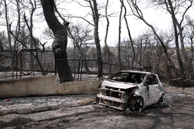 Μέτρα στήριξης για τους πληγέντες από την πυρκαγιά στη Βαρυμπόμπη