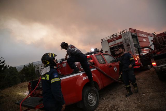 Σε ύφεση η πυρκαγιά στον Άγιο Θωμά, στο Ηράκλειο