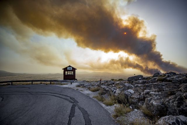 Λέκκας – Πού οφείλεται η ταχύτατη εξάπλωση της πυρκαγιάς στη Βαρυμπόμπη