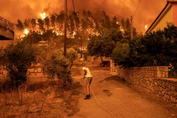 Εύβοια – Εθνική τραγωδία χωρίς τέλος – Μάχη με τις αναζωπυρώσεις για 7η ημέρα