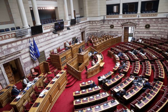 Βουλή – LIVE η σύγκρουση των πολιτικών αρχηγών για τις φωτιές