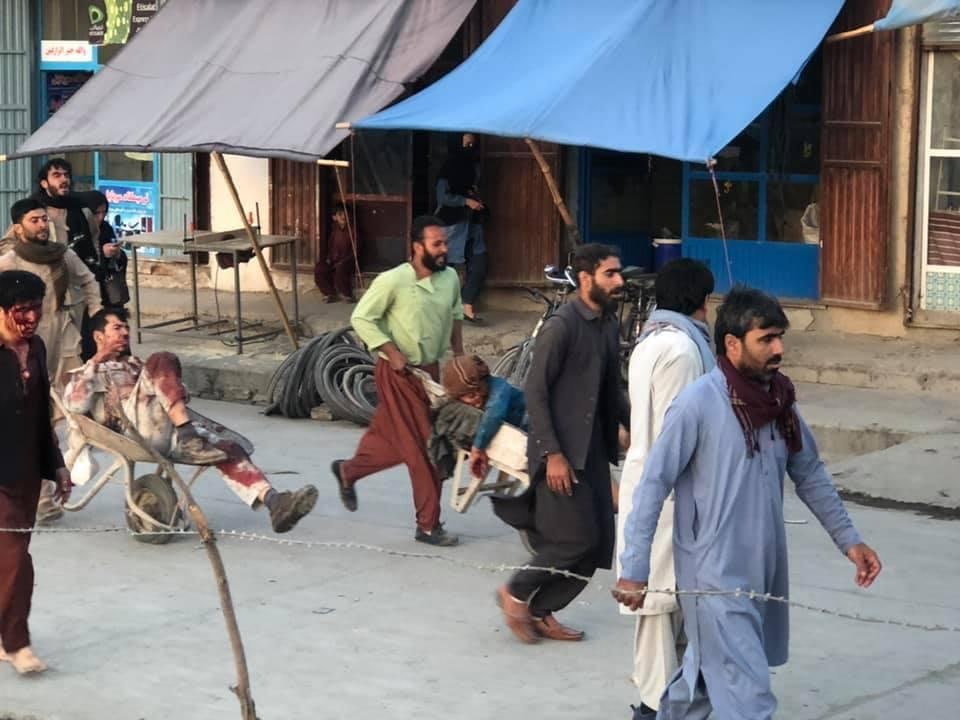 Χάος στην Καμπούλ – Τραγικός απολογισμός με περισσότερους από 100 νεκρούς