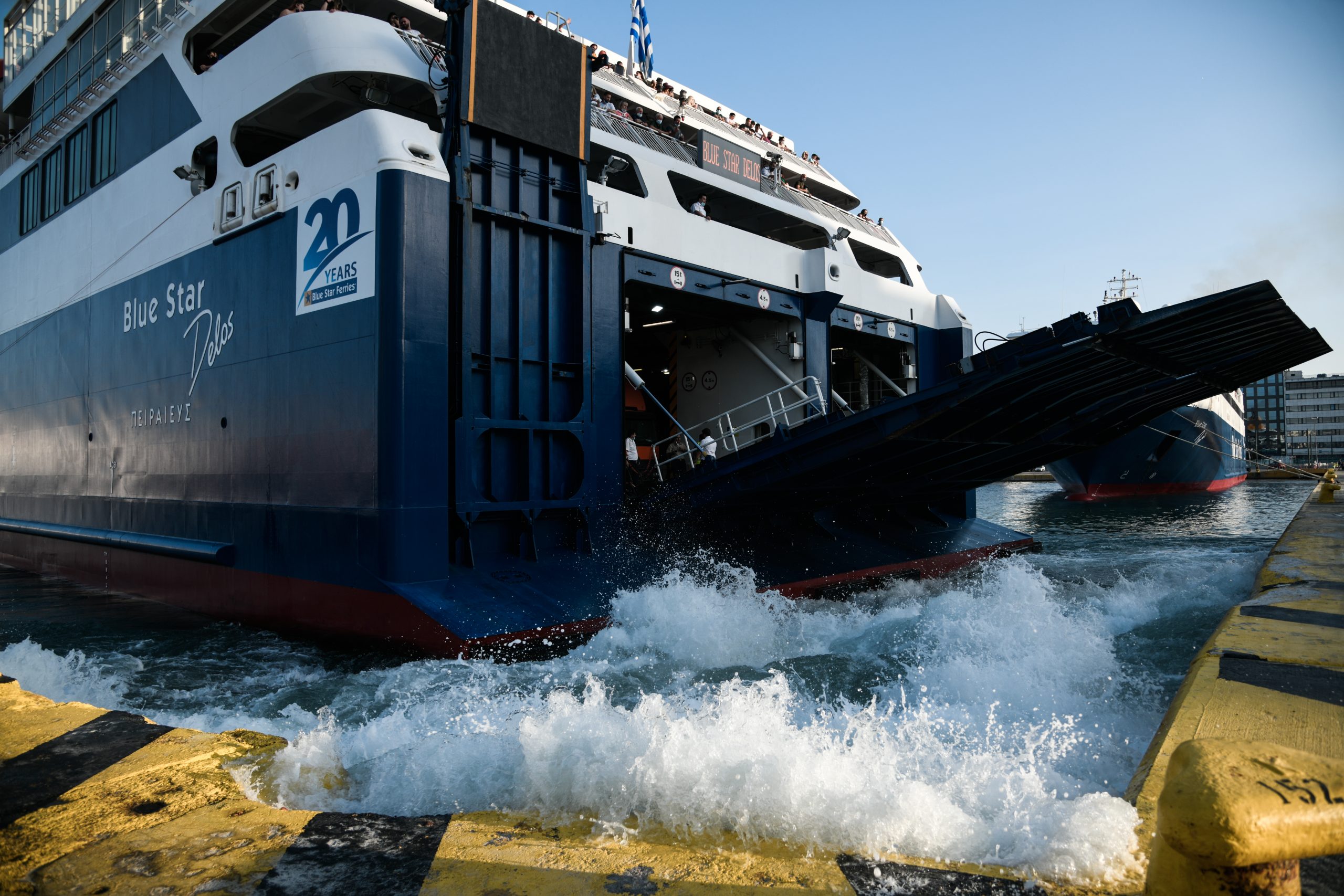 Greek coastal shipping: Over 80 million euros in subsidy arrears for “barren lines”