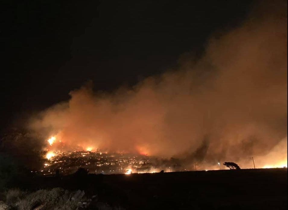 Σε εξέλιξη πυρκαγιά στον Ασπρόπυργο