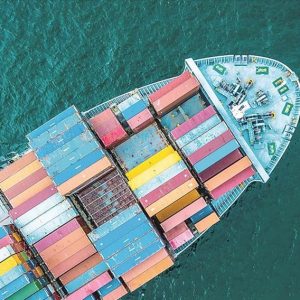Containerships: Μαίνεται η κατάρρευση ναύλων