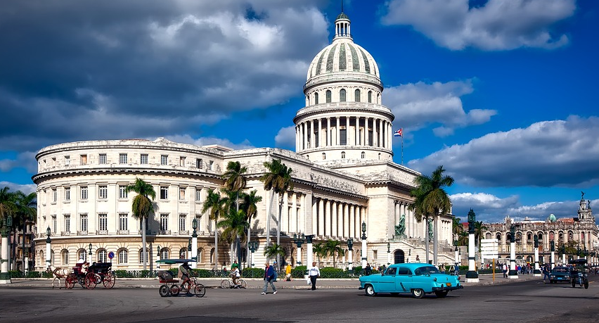 Κούβα – «Νόμιμες» οι ιδιωτικές επιχειρήσεις με έως και 100 εργαζόμενους