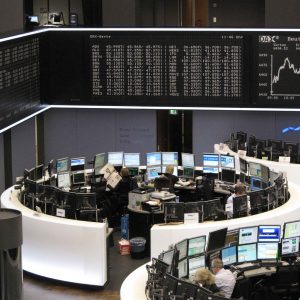 Ευρωπαϊκά χρηματιστήρια: Ρεκόρ δεκαετίας για τα ευρωπαϊκά trading desks εν μέσω αναταράξεων στις αγορές